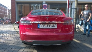 Tesla S